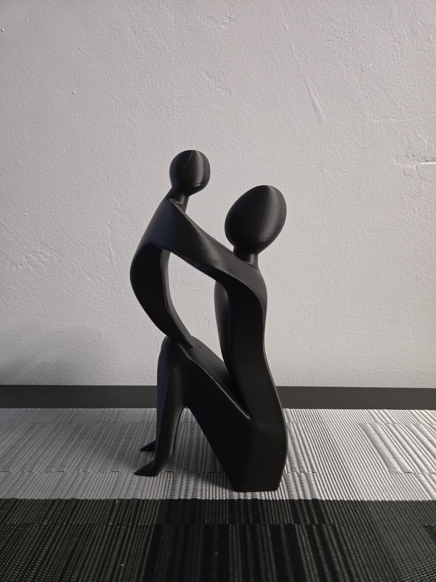 Mama w/ Child Sculpture - Black