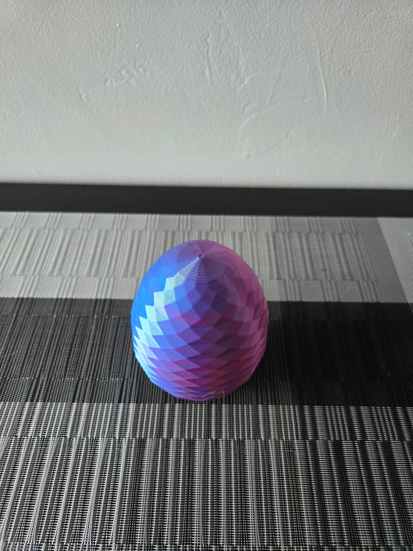 Geometric Twist Egg Capsule - Pink & Blue Mix