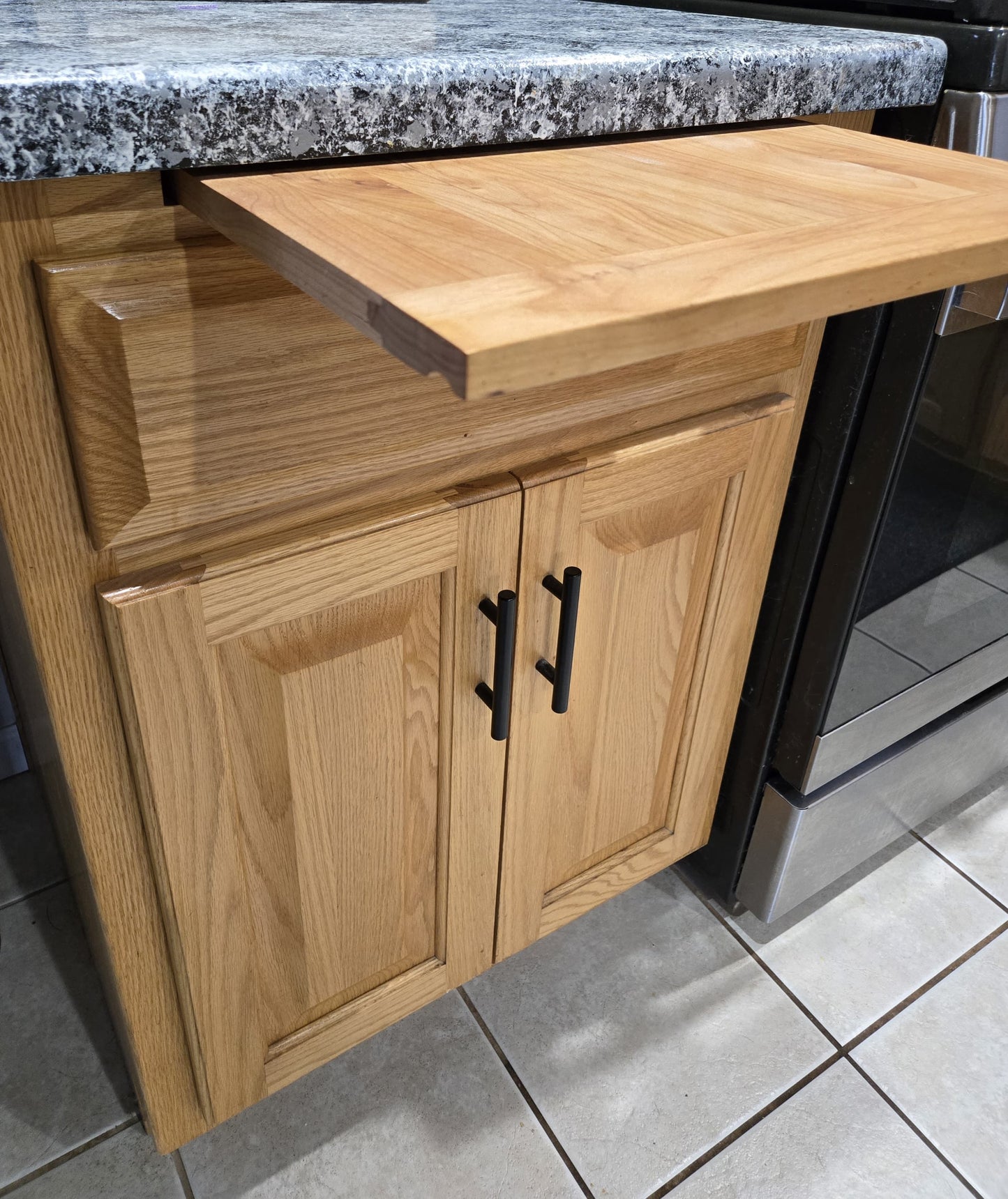 Premium Pull Out Cutting Board - Cherry and White Oak